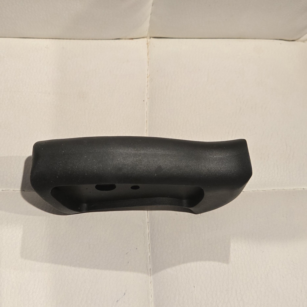 New Ruger Rubber Grip - Picture 2 of 8